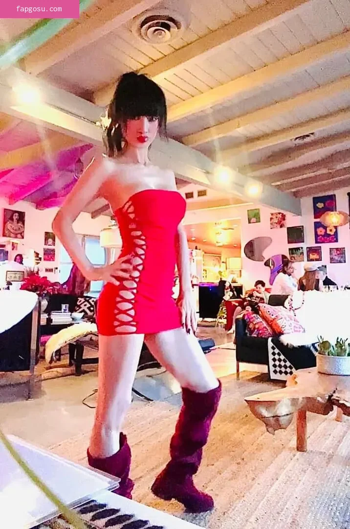 Bai Ling