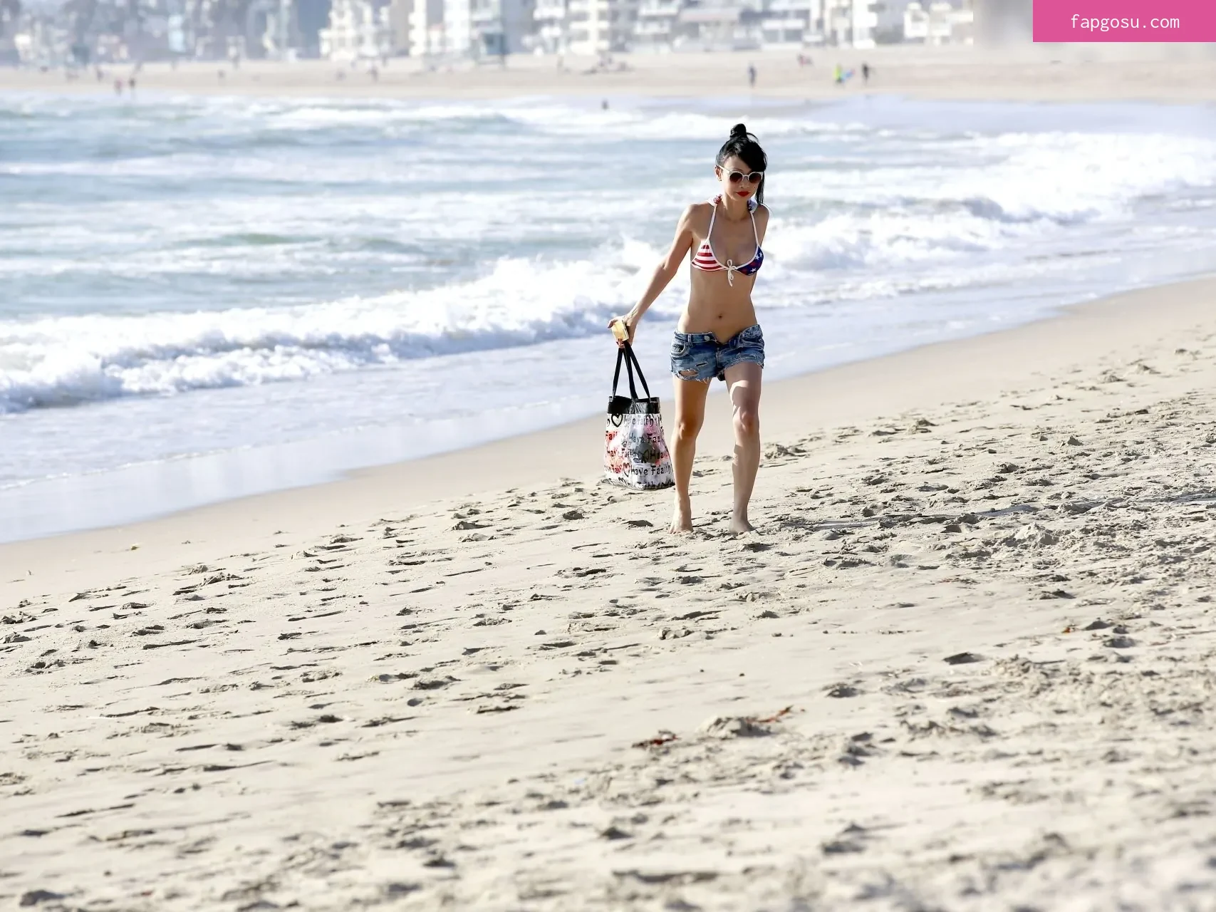Bai Ling