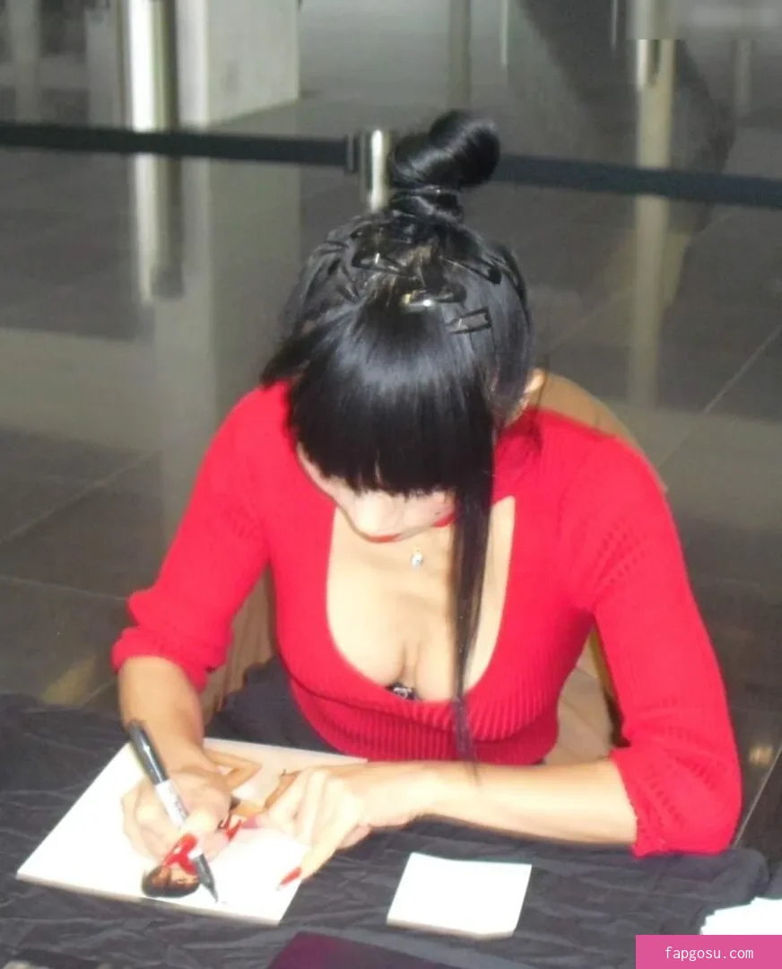 Bai Ling