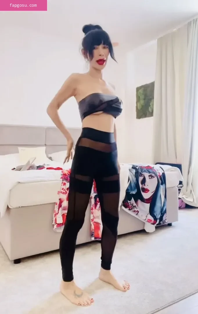 Bai Ling