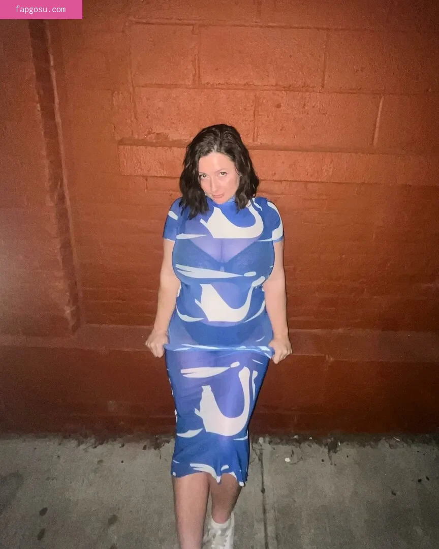 Bel Larcombe / Slice_of_salami_