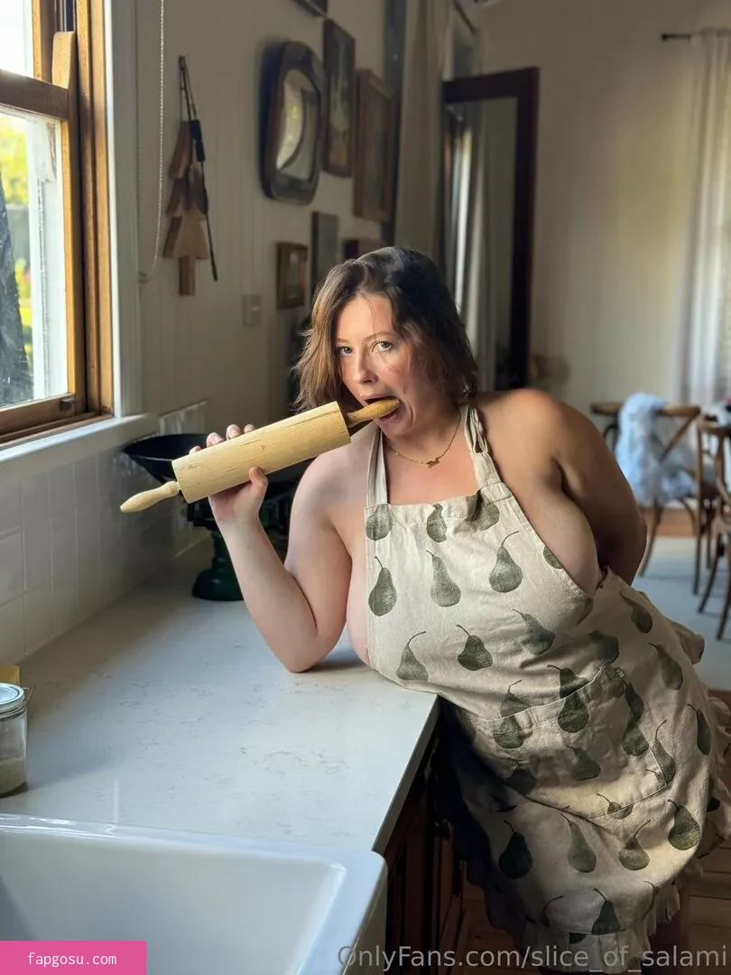 Bel Larcombe / Slice_of_salami_