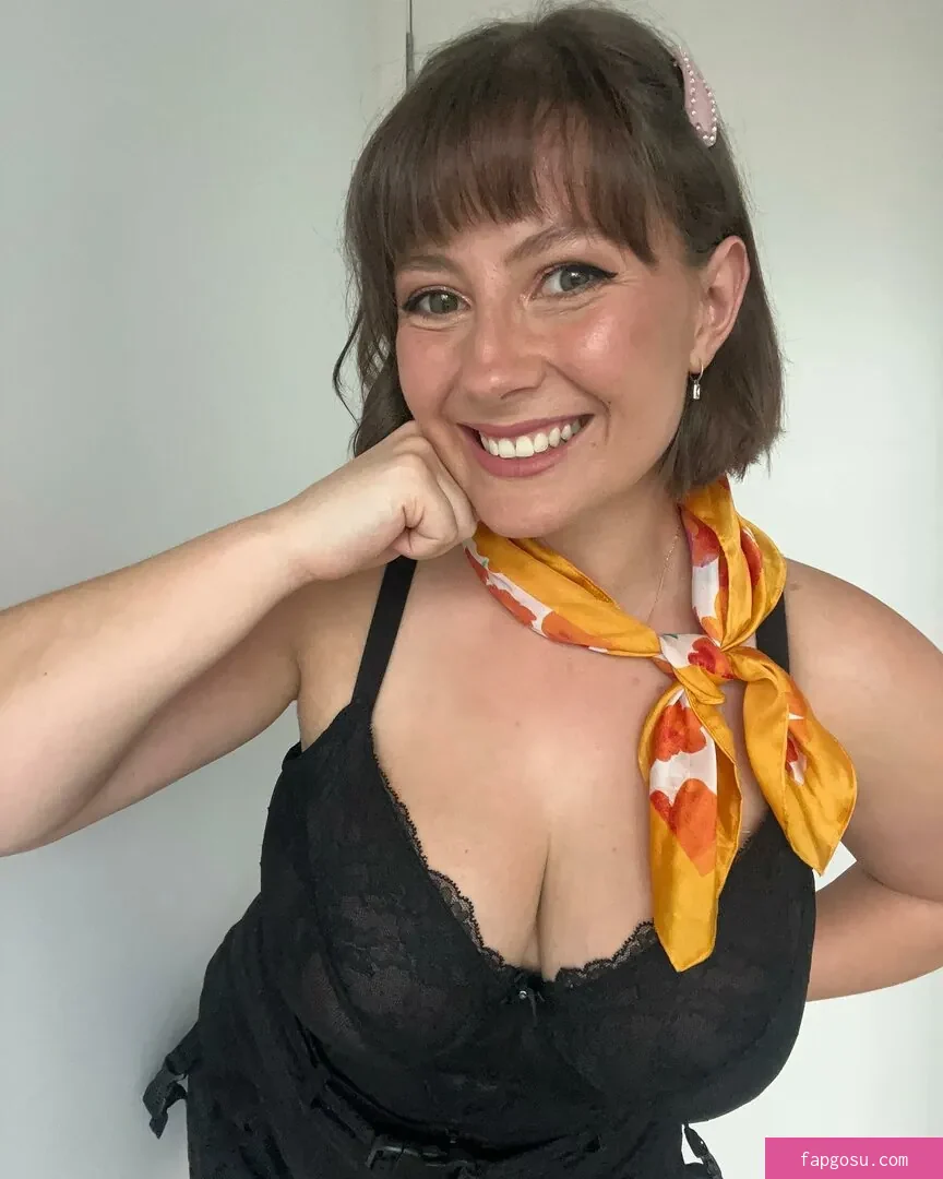 Bel Larcombe / Slice_of_salami_