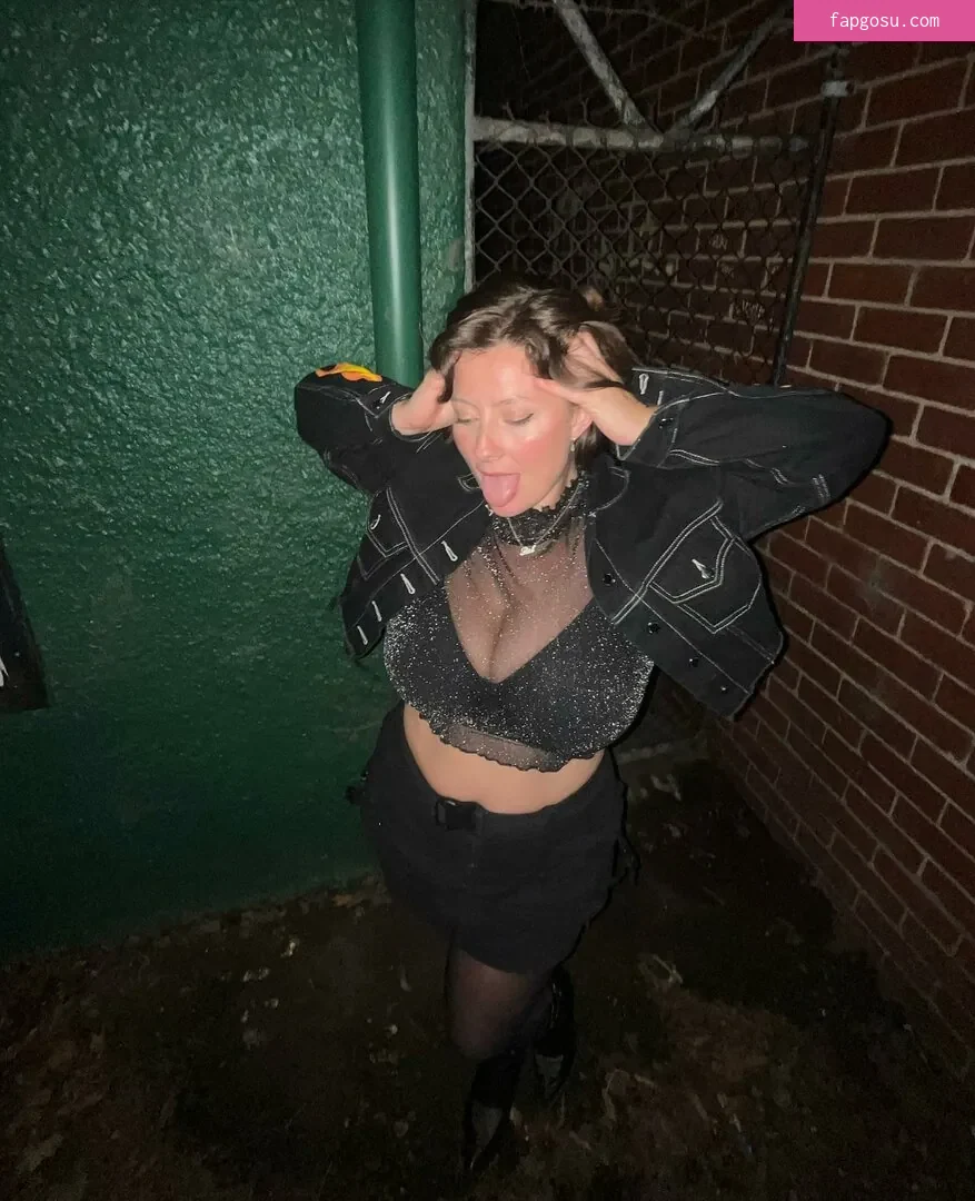 Bel Larcombe / Slice_of_salami_