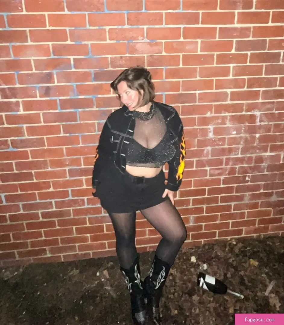 Bel Larcombe / Slice_of_salami_