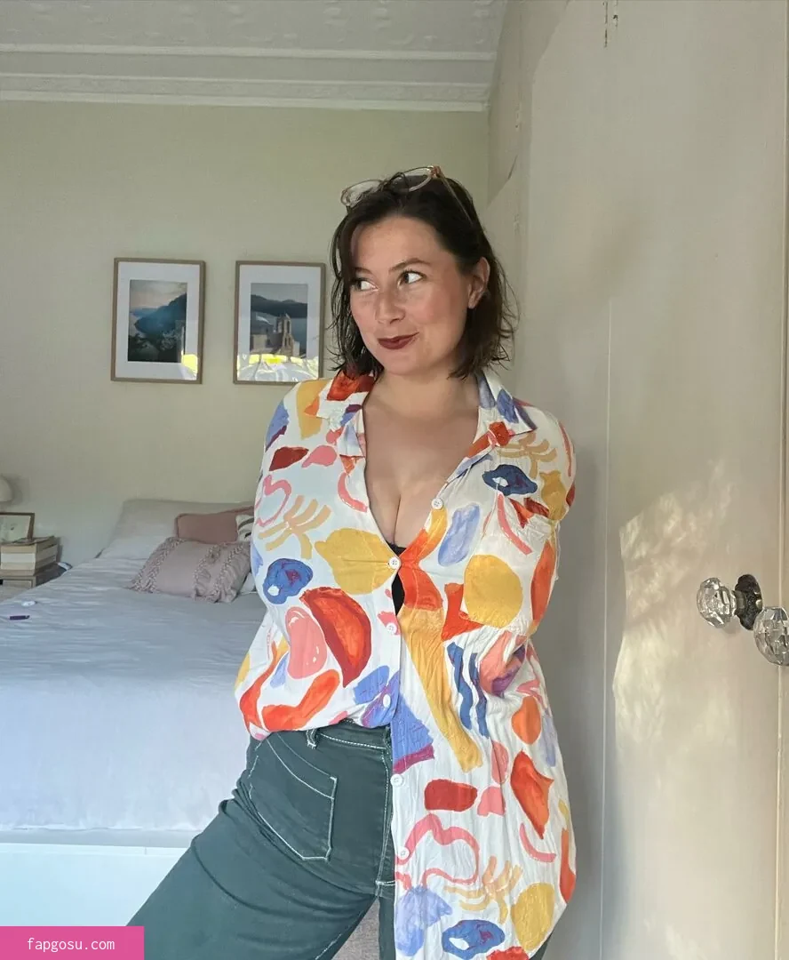 Bel Larcombe / Slice_of_salami_