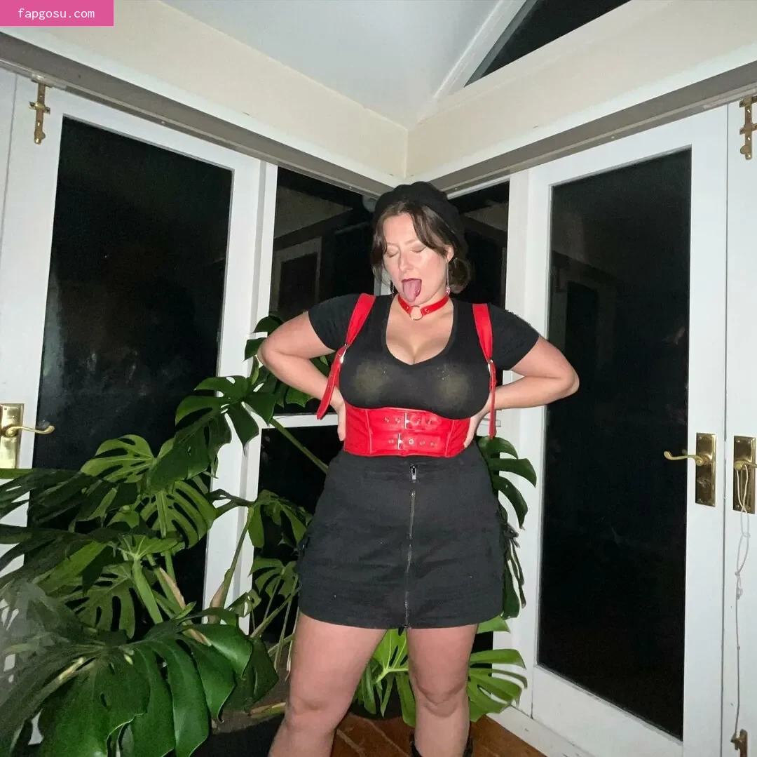 Bel Larcombe / Slice_of_salami_