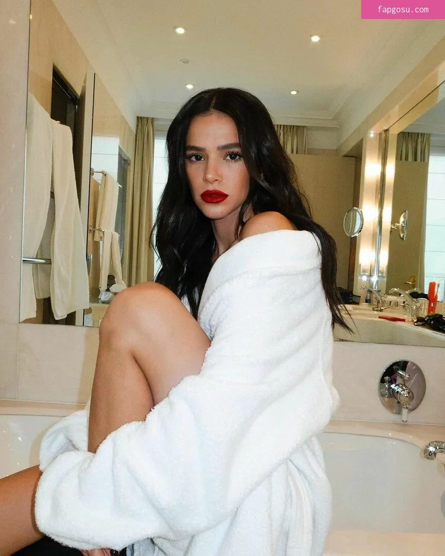 Bruna Marquezine