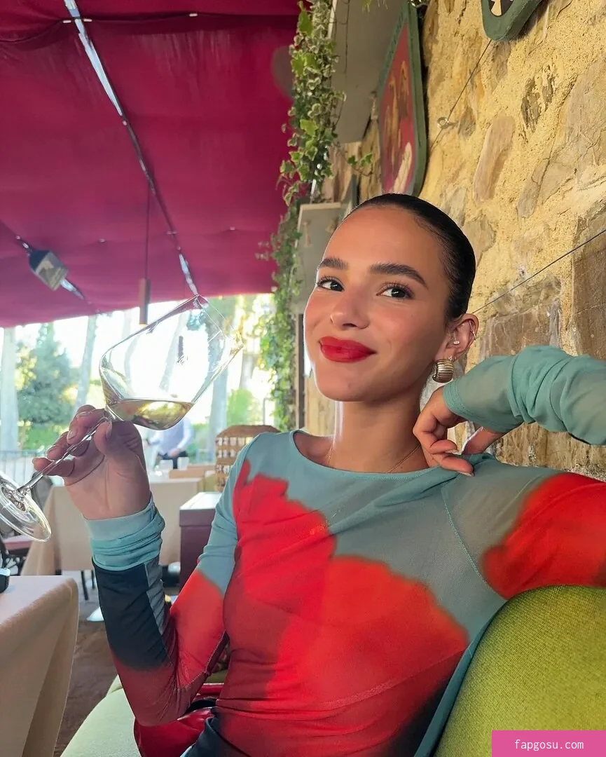 Bruna Marquezine