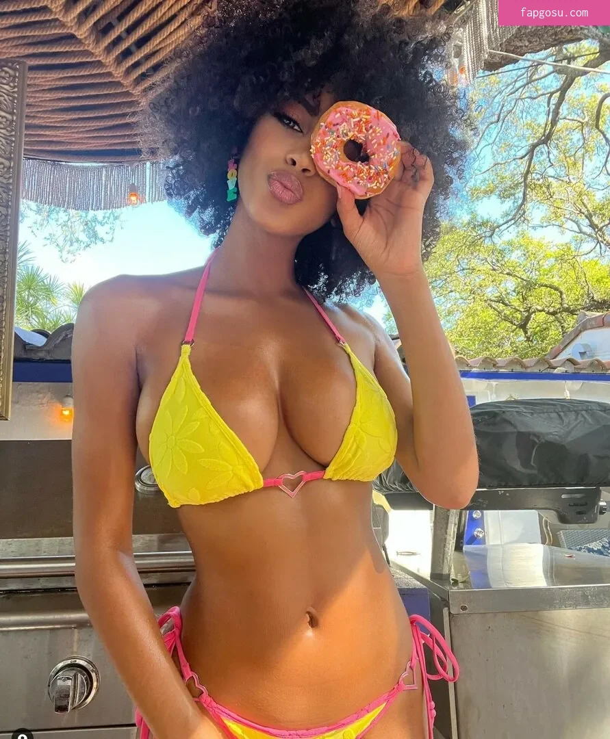 Briana Smith - Photo #23