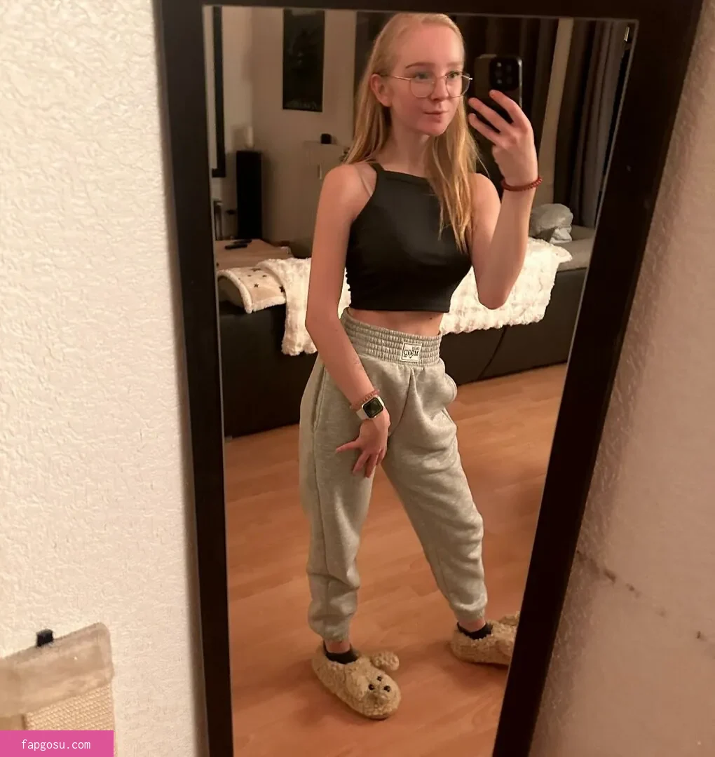blonde_vivi