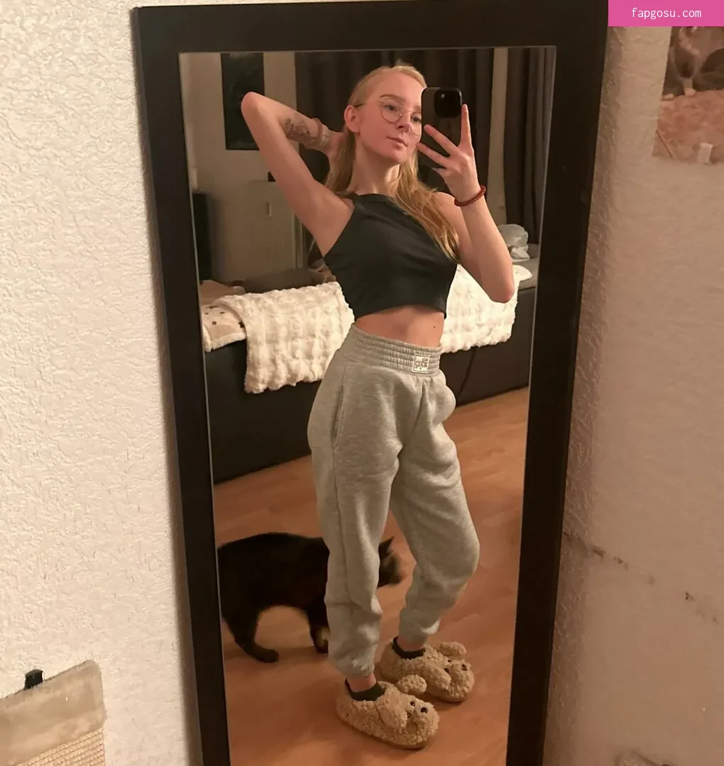 blonde_vivi