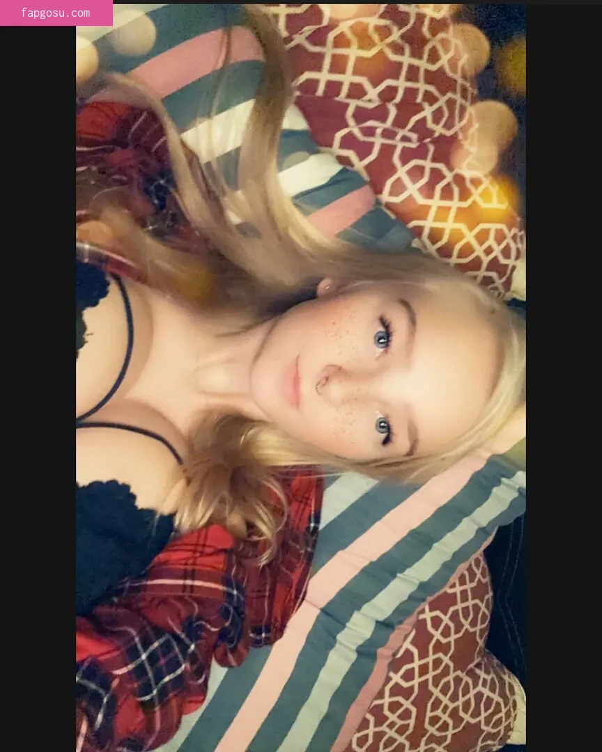 blonde_vivi