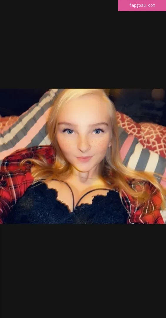 blonde_vivi