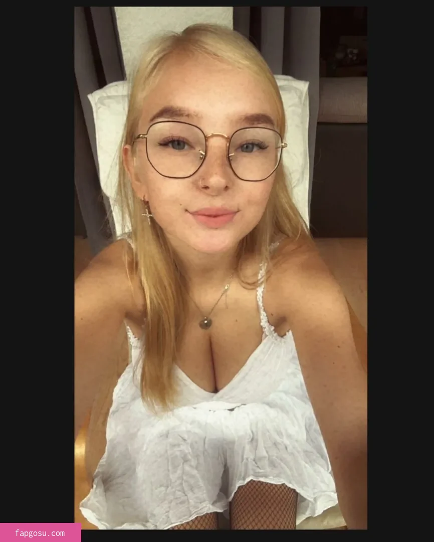 blonde_vivi