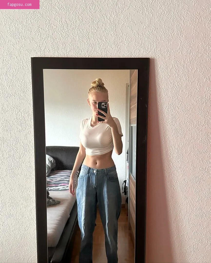 blonde_vivi