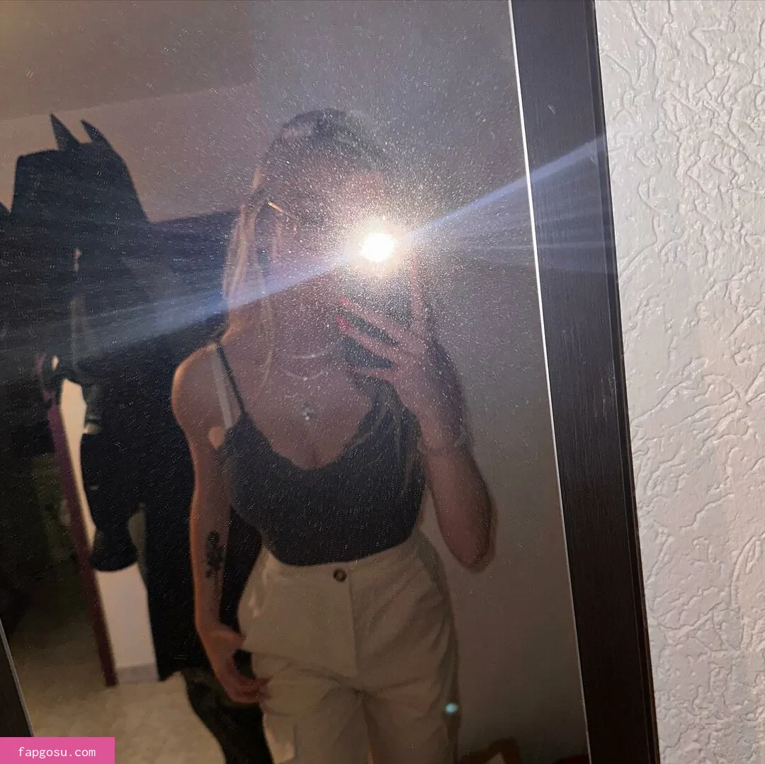 blonde_vivi