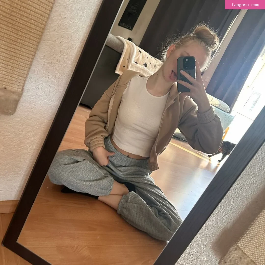 blonde_vivi