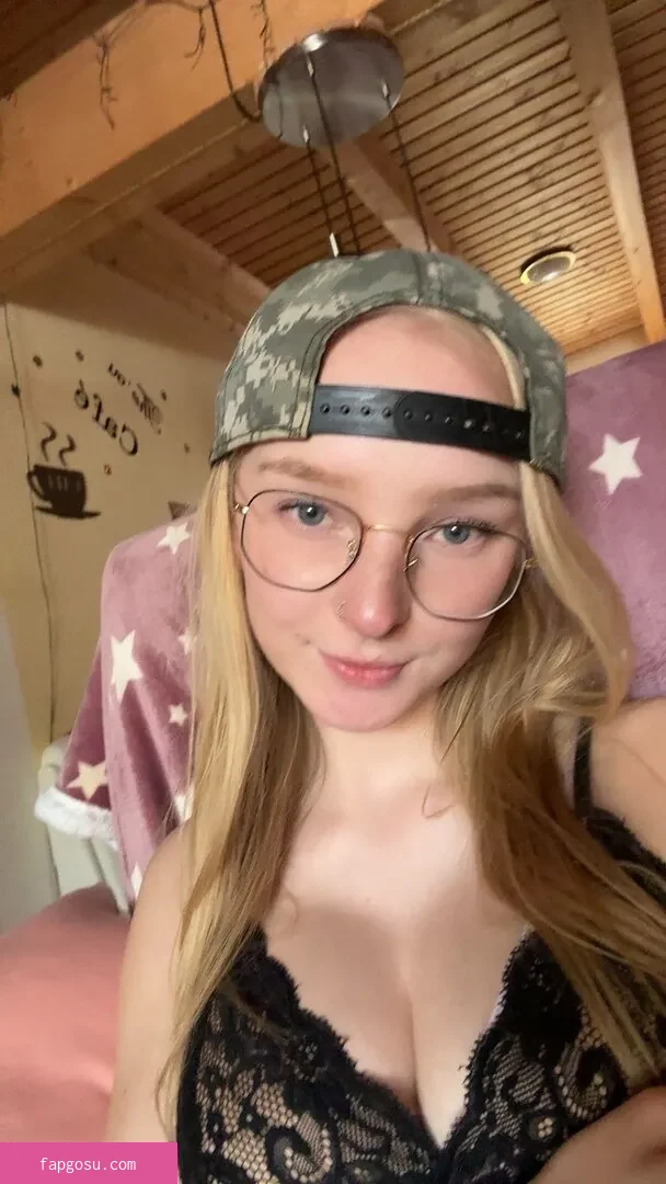 blonde_vivi