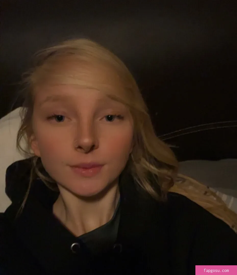blonde_vivi