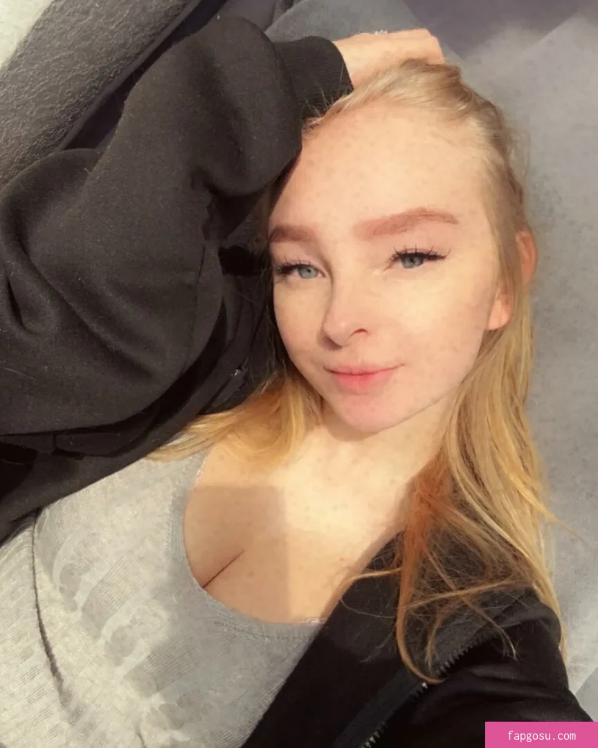 blonde_vivi