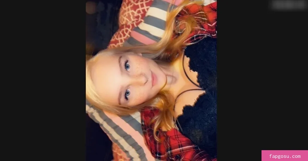 blonde_vivi