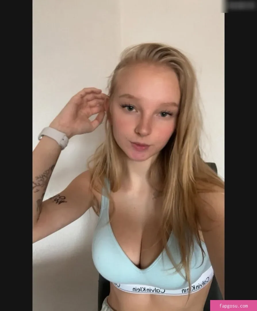 blonde_vivi