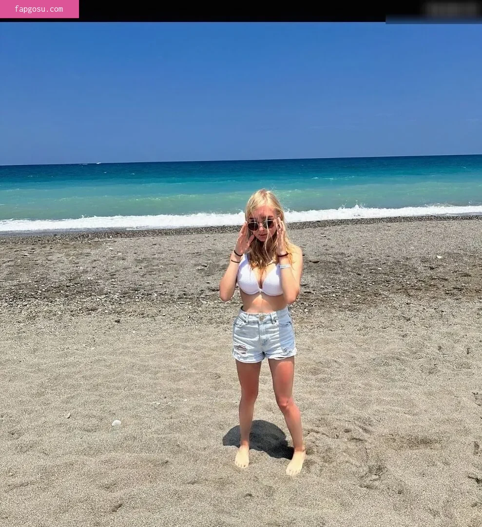 blonde_vivi