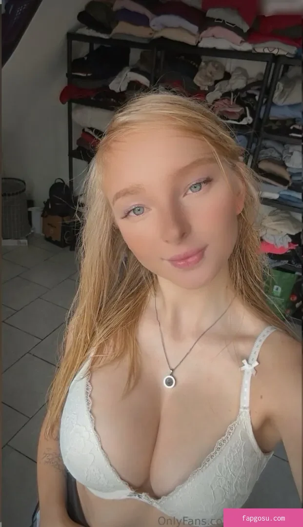 blonde_vivi