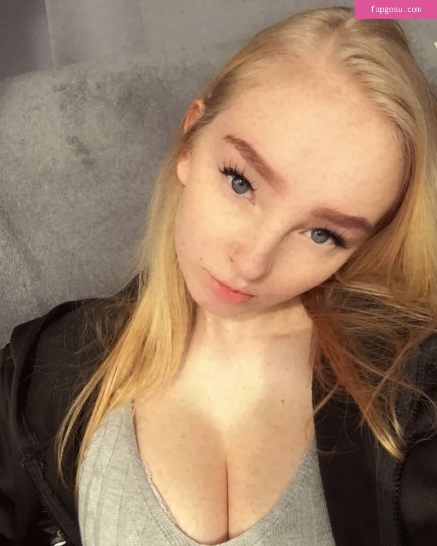 blonde_vivi