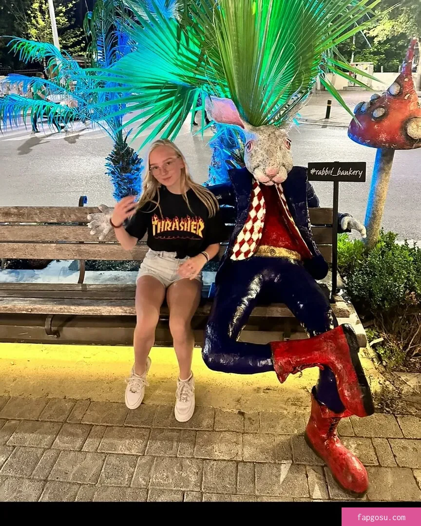 blonde_vivi
