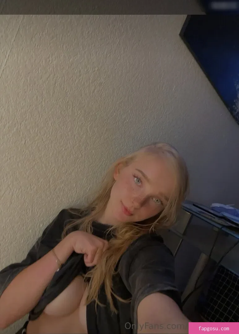 blonde_vivi