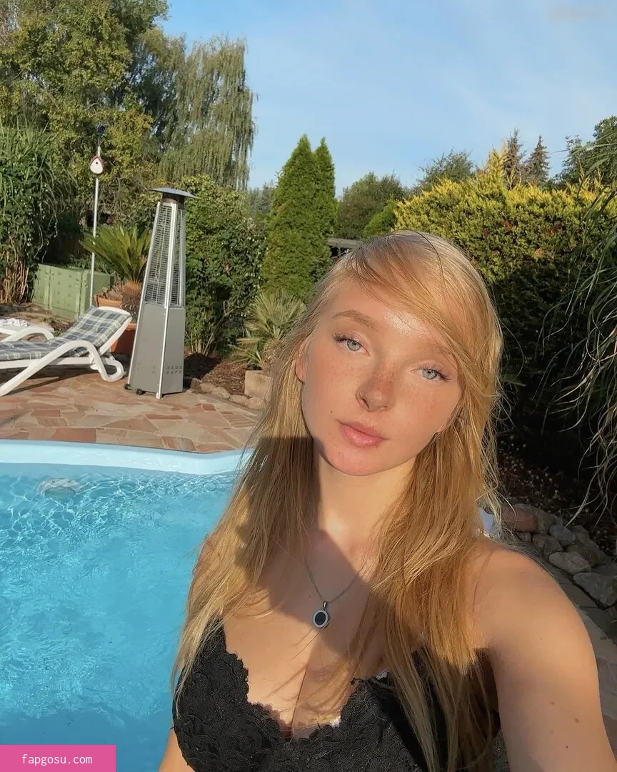 blonde_vivi