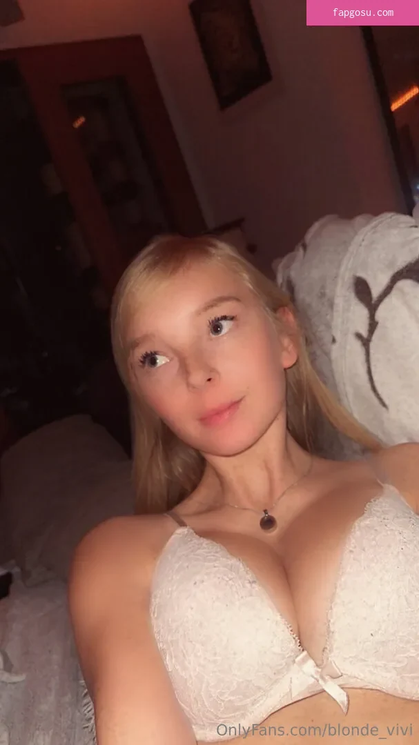 blonde_vivi
