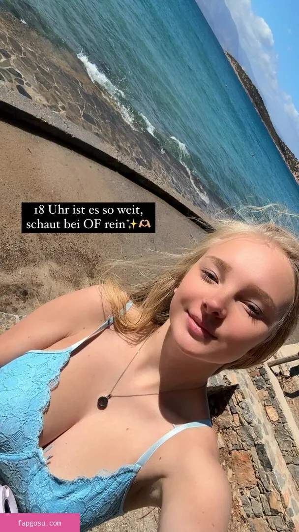 blonde_vivi
