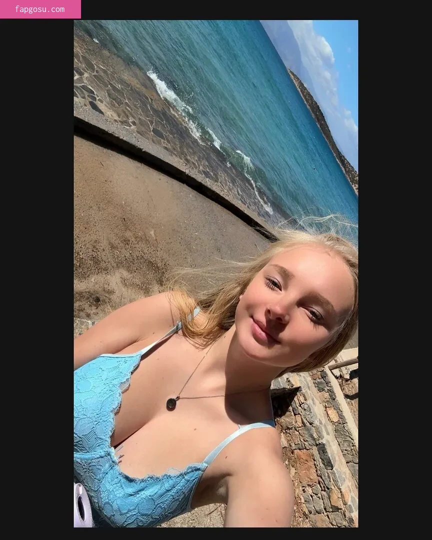 blonde_vivi