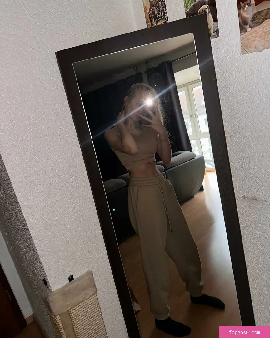 blonde_vivi