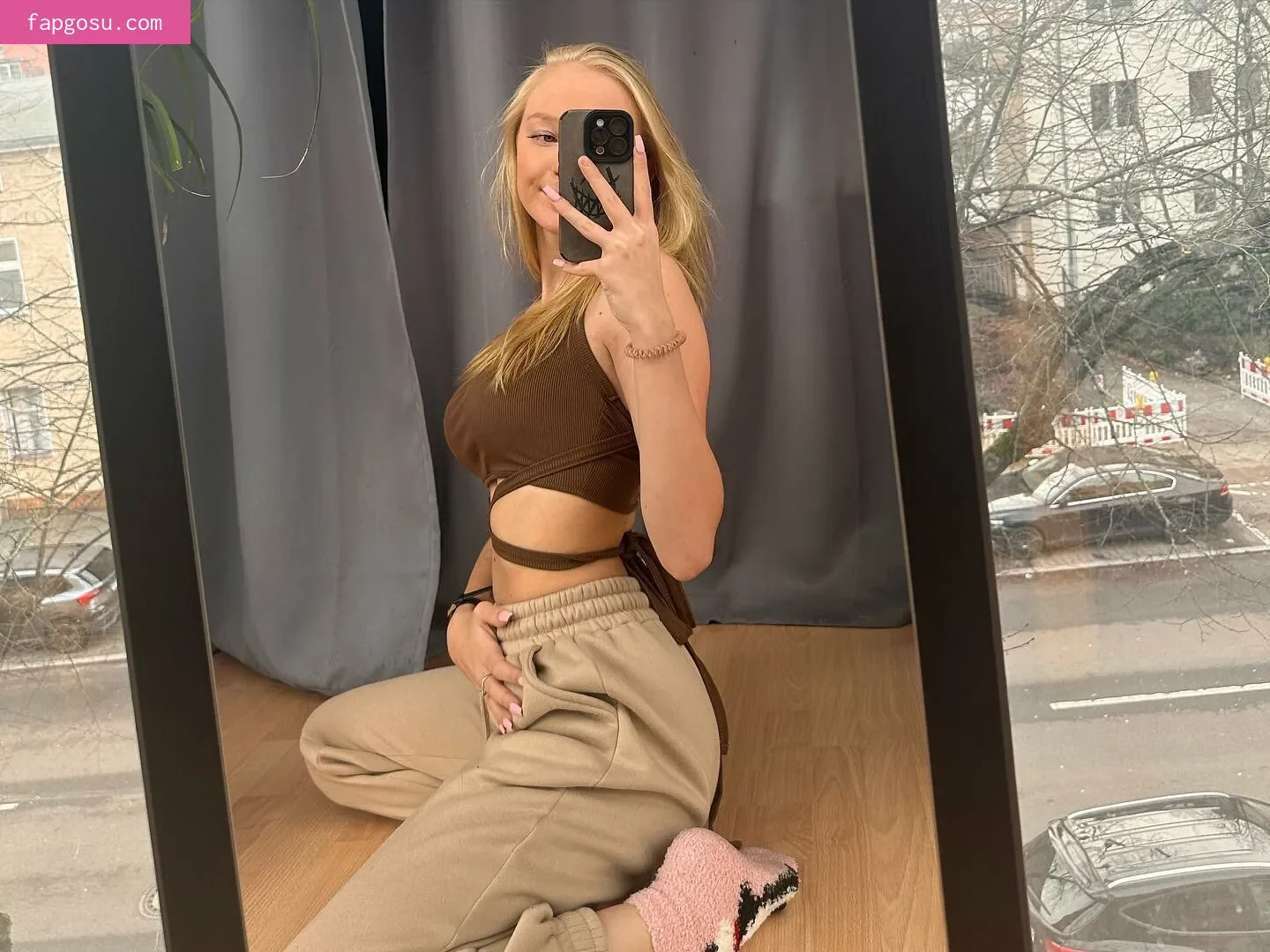 blonde_vivi