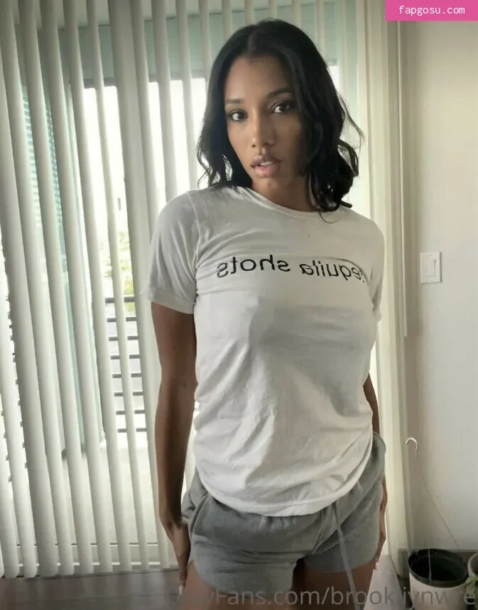 Brookliyn Wren - Photo #493