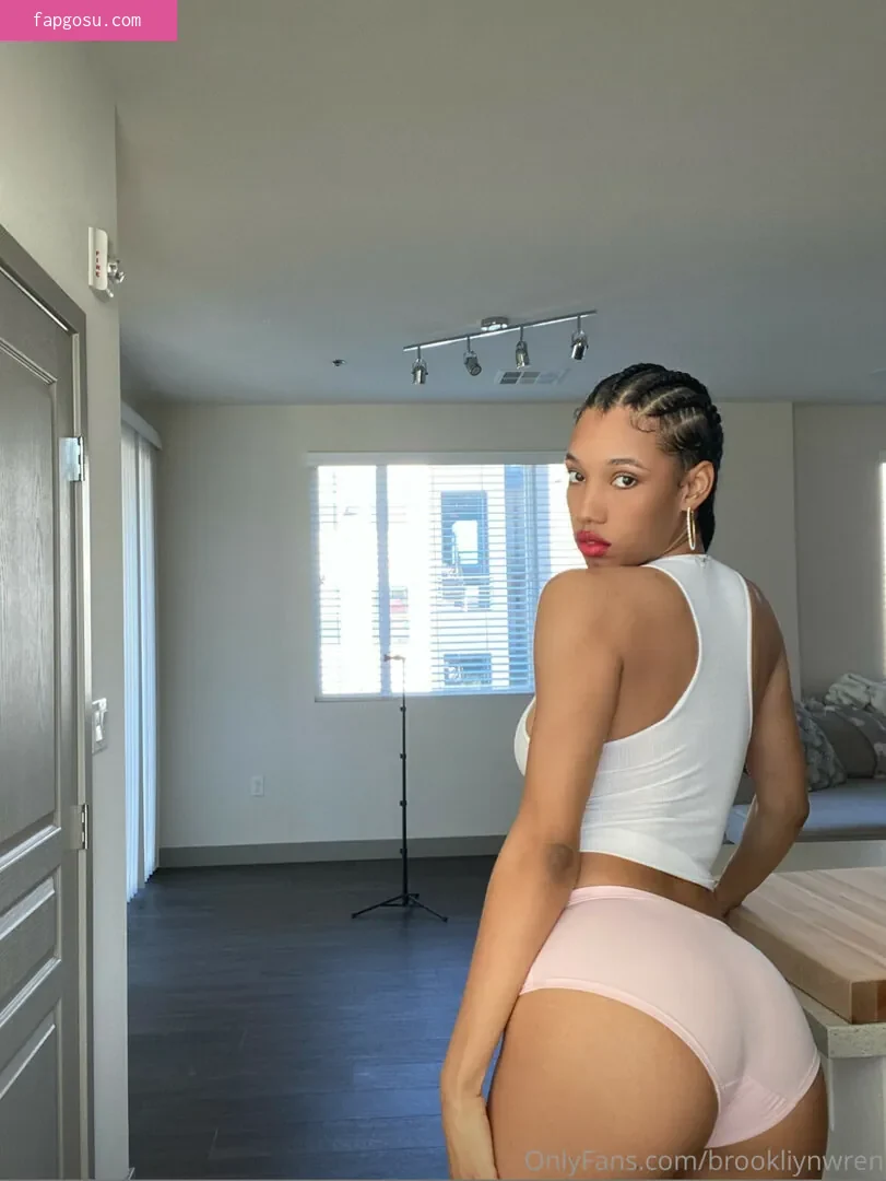 Brookliyn Wren - Photo #852