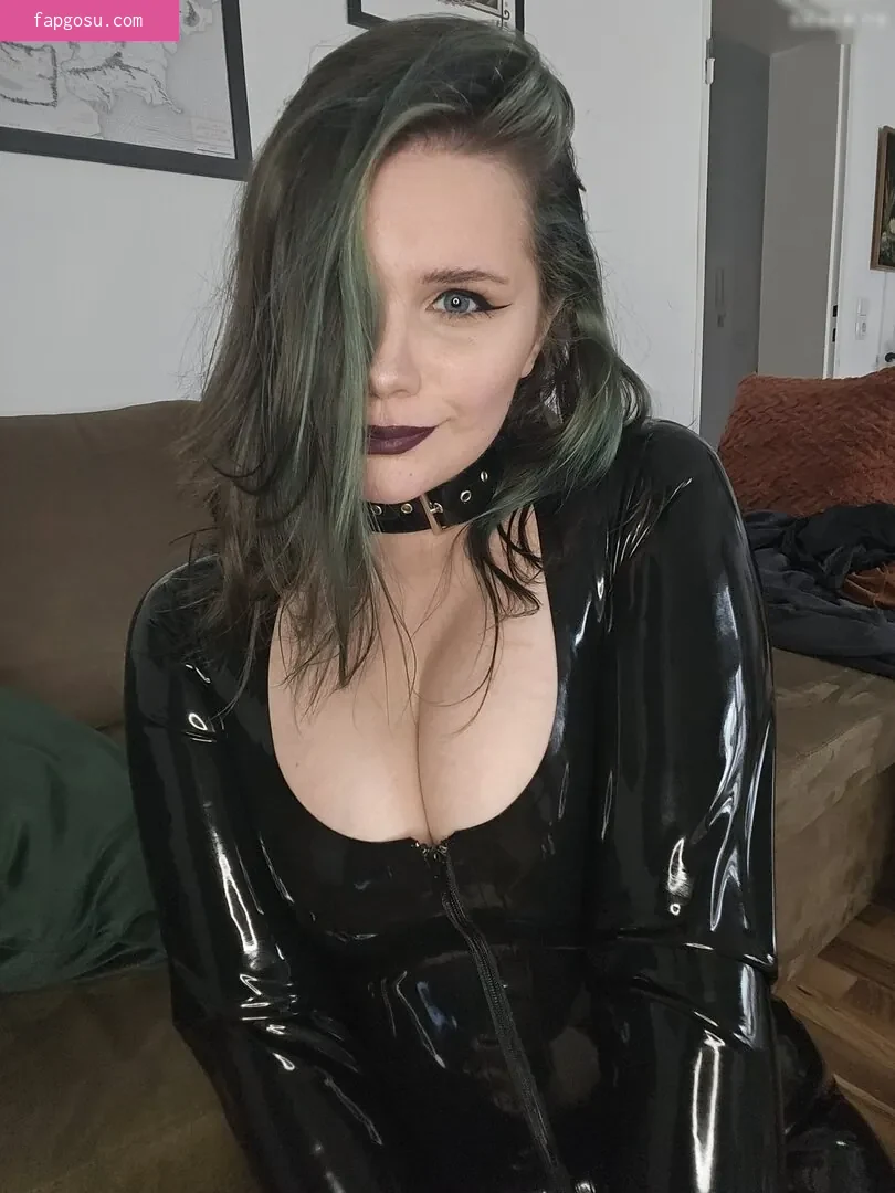 Cassie.Batty - Photo #246