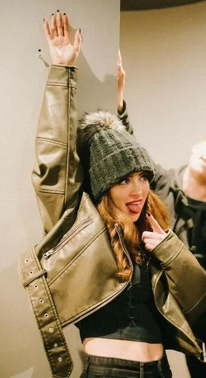 Chrissy Costanza