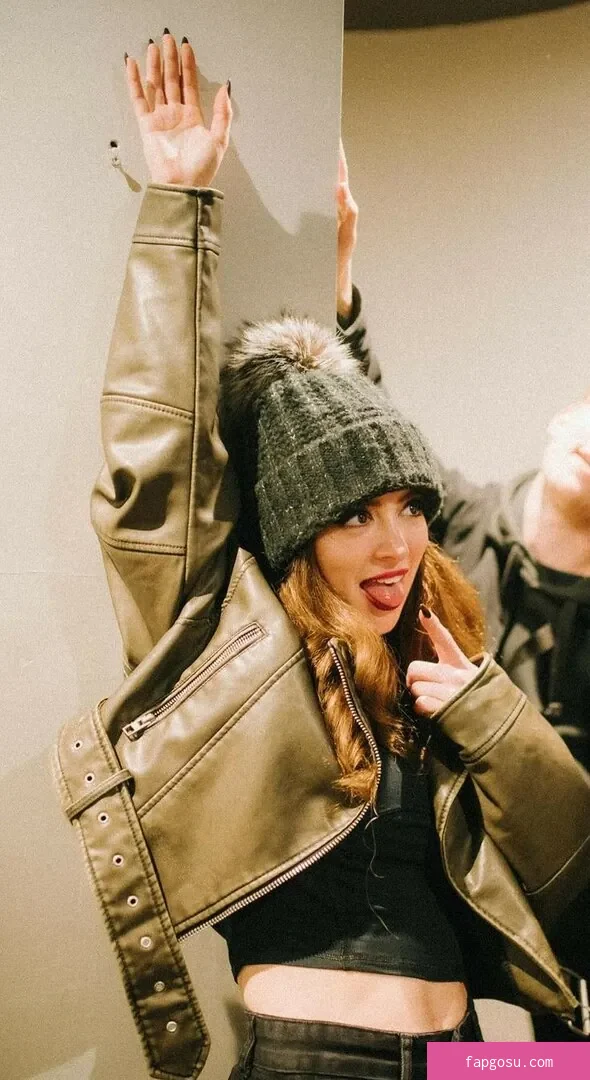 Chrissy Costanza - Photo #23