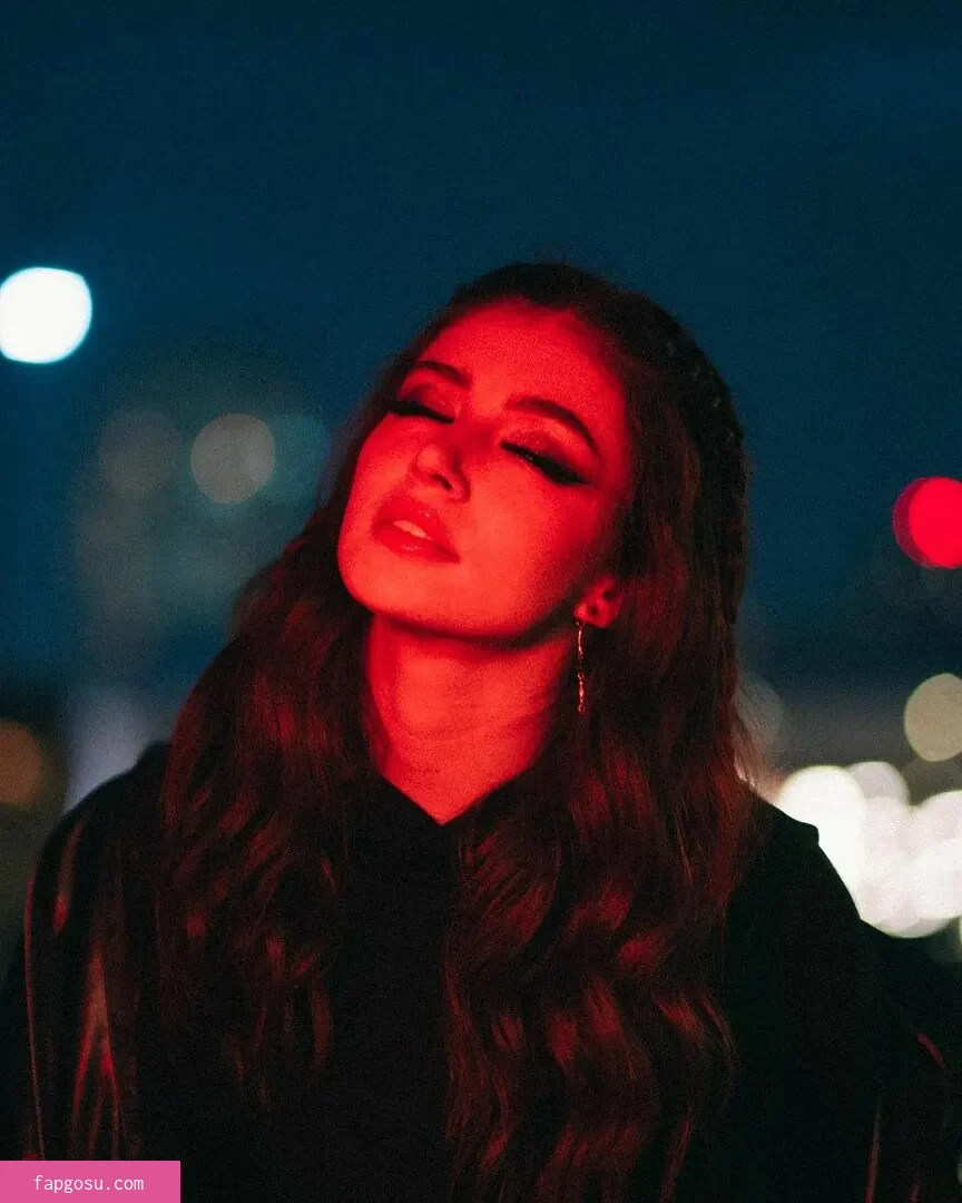 Chrissy Costanza