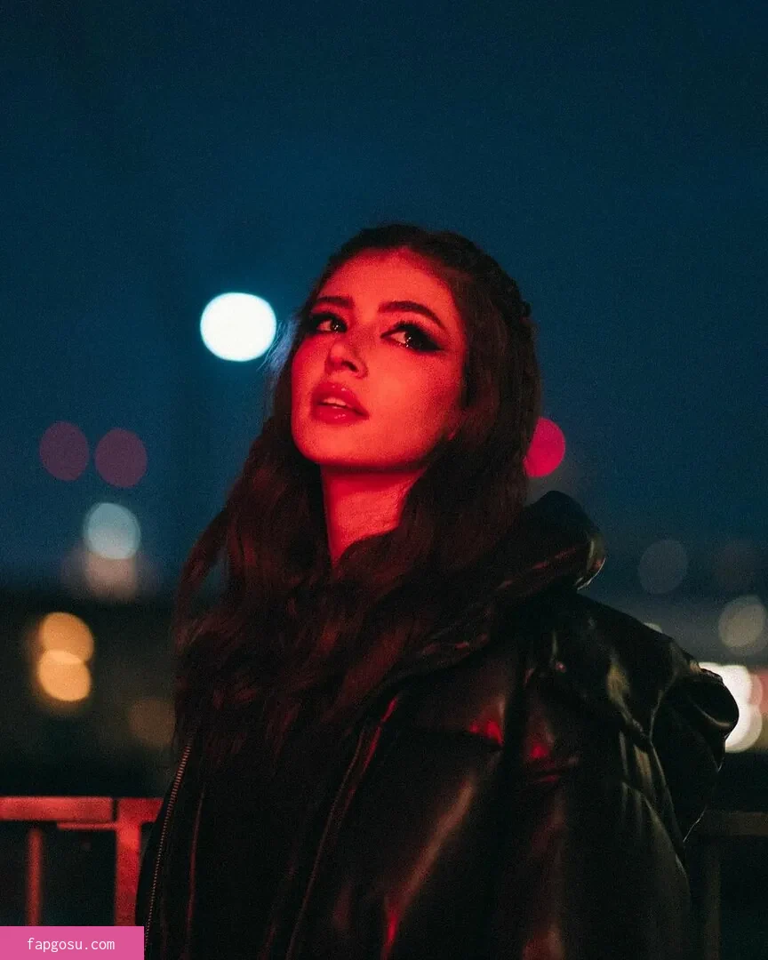 Chrissy Costanza - Photo #31