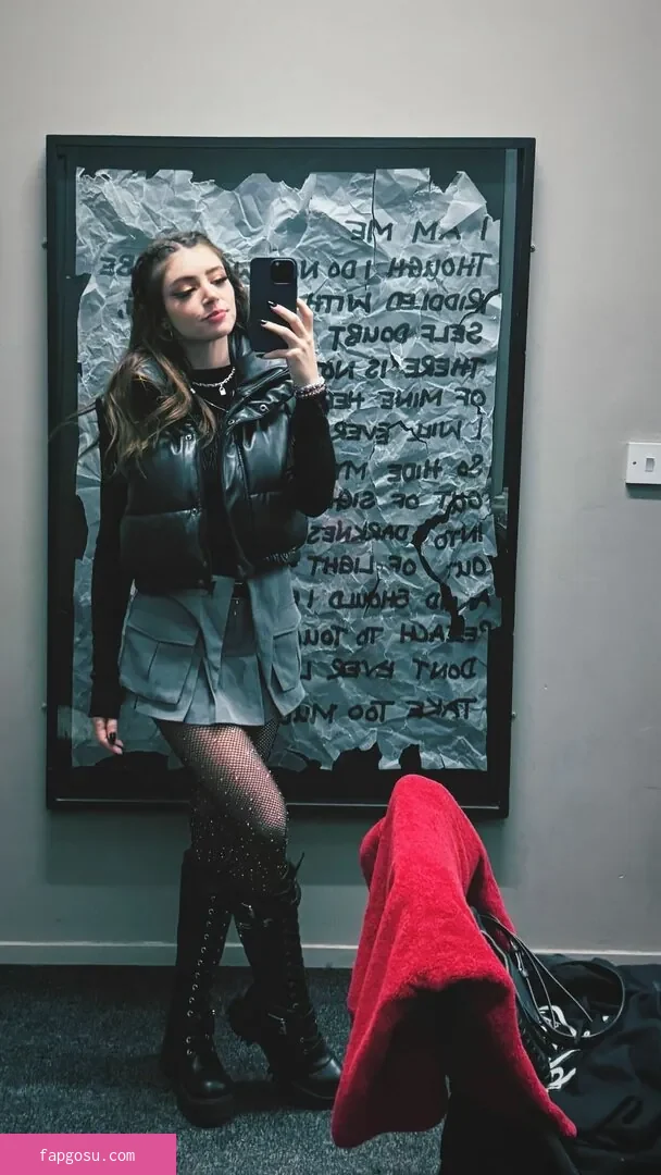Chrissy Costanza - Photo #32