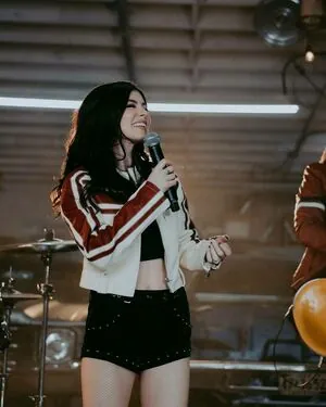 Chrissy Costanza