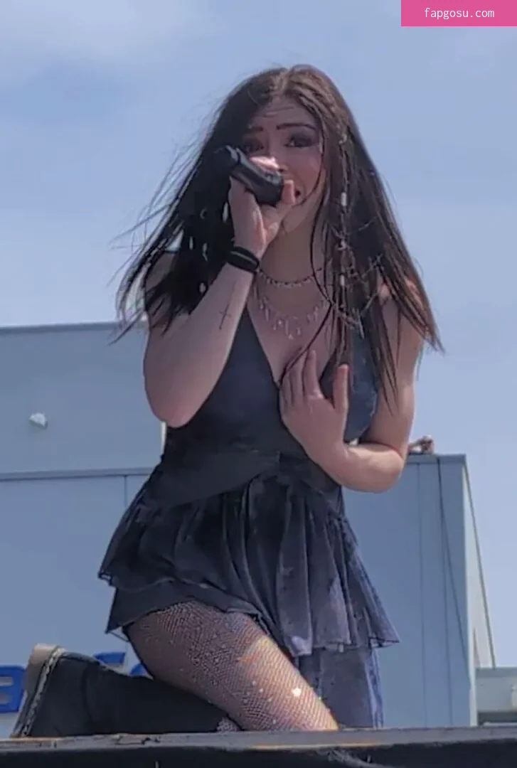 Chrissy Costanza