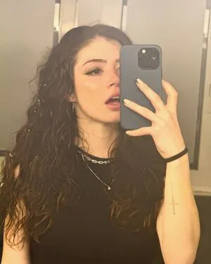 Chrissy Costanza