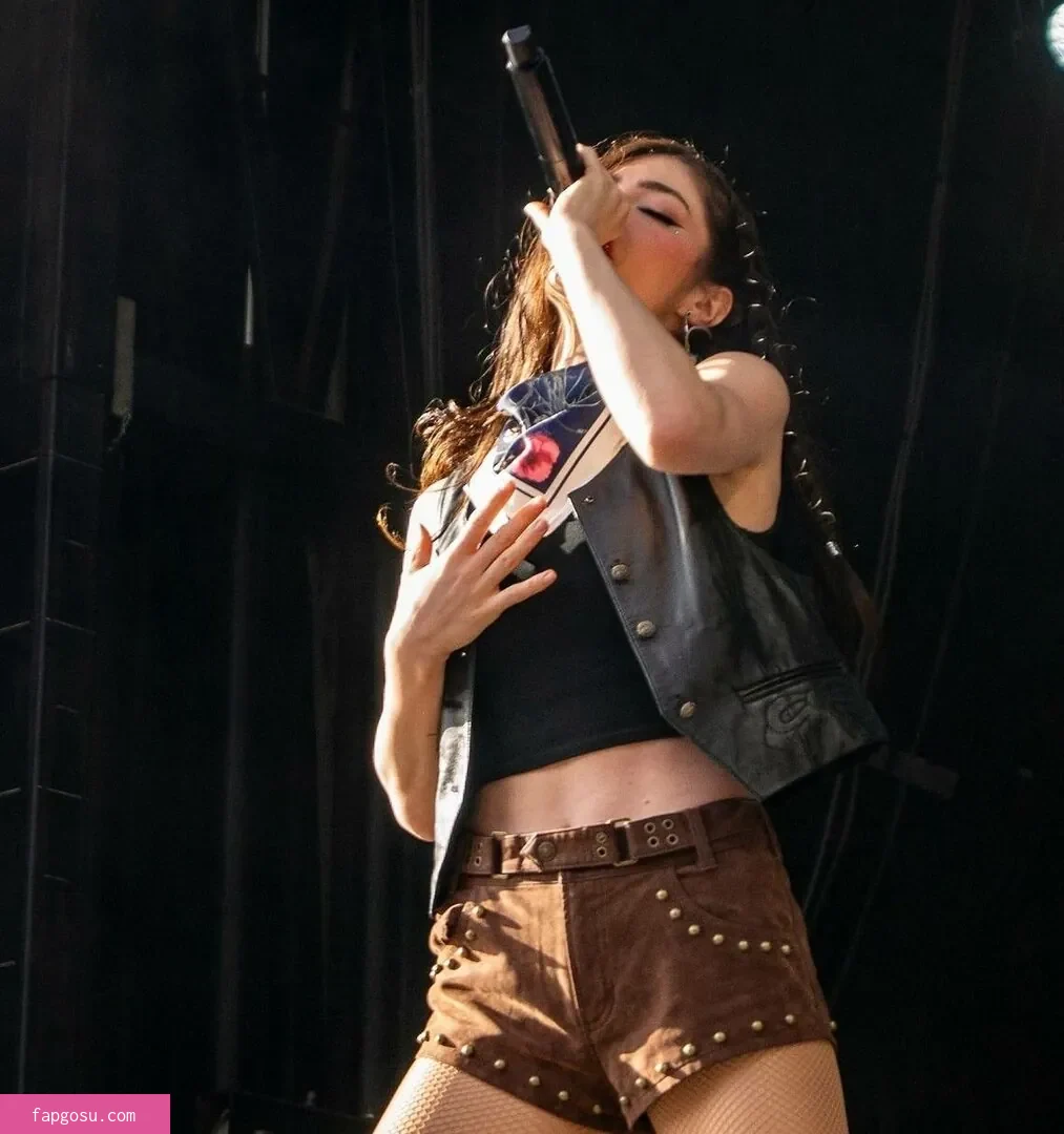Chrissy Costanza